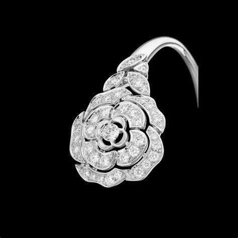 bijoux boutons chanel|Bouton de Camélia Bracelet White Gold .